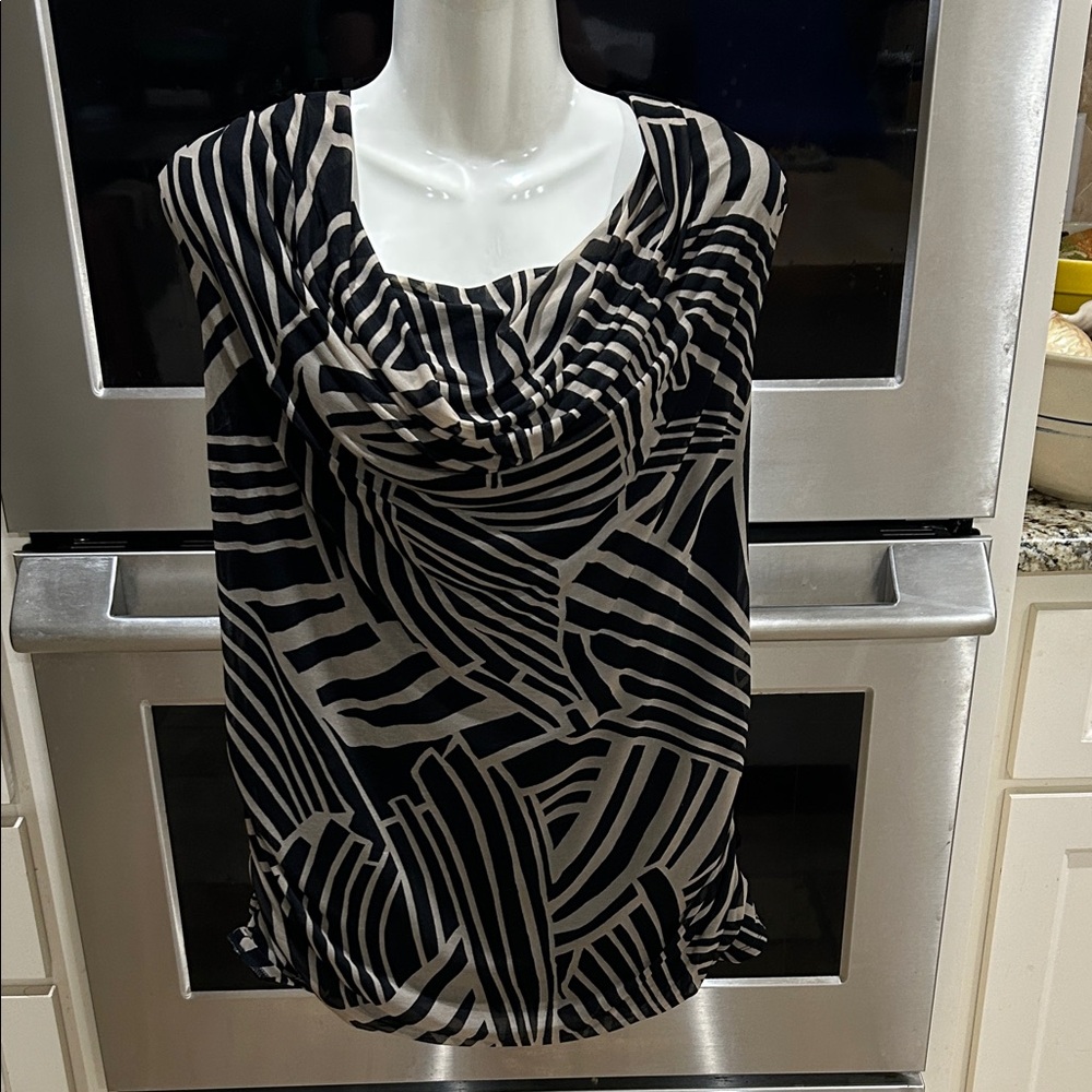 Dana Buchman Black and Tan Patterned Blouse